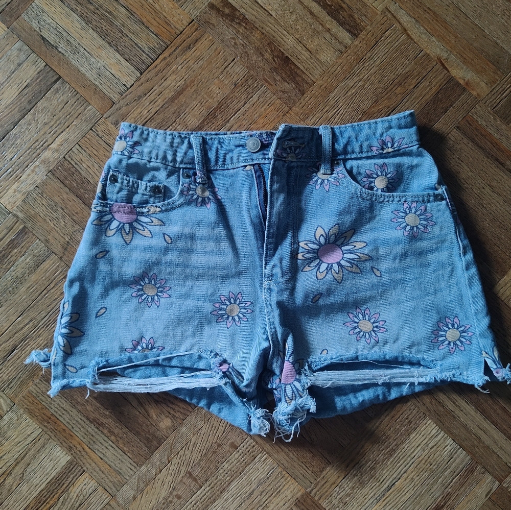 No Boundaries Light Wash Blue Denim Short Shorts With Pink/Yellow Floral Design